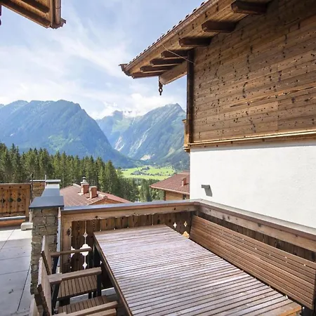 Chalet Chalet In Neukirchen Near Ski Lift Neukirchen am Grossvenediger